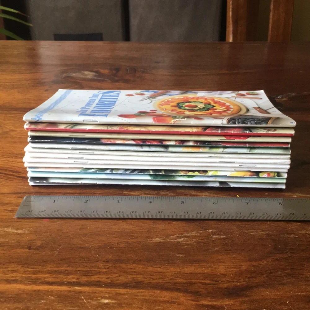 13 Pampered Chef ‘Season's Best’ + ‘Favorites’ Books Booklets 1992 - 2010
